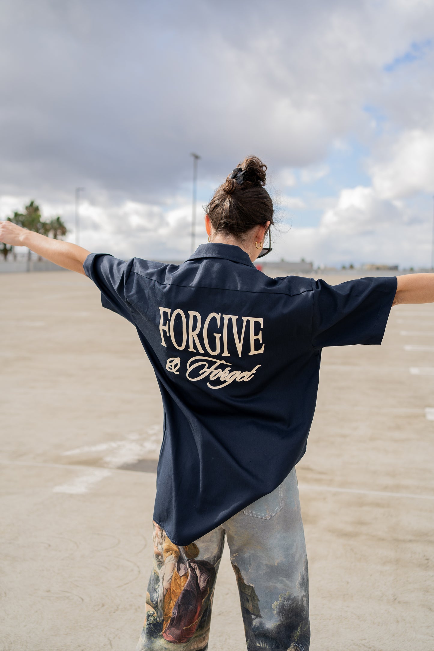FORGIVE AND FORGET WORK SHIRT - NAVY